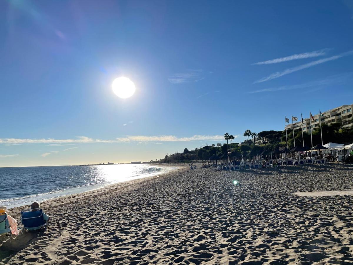 Beautiful Holiday Apartment 2 Bedroom Beach And Pool Malaga Marbella Calahonda Royale Mijas Costa Spain Buitenkant foto